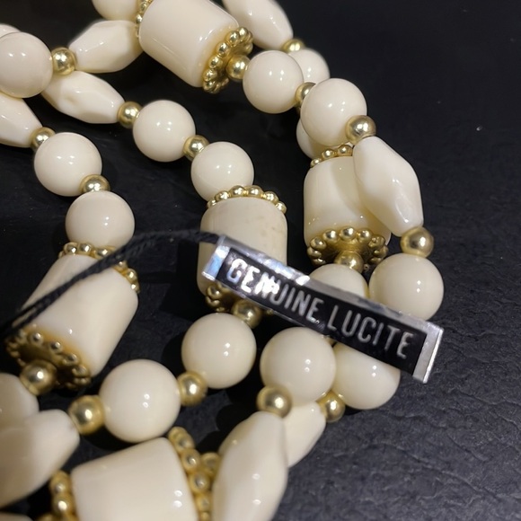 54 inches vintage long white lucite necklace - Picture 2 of 3